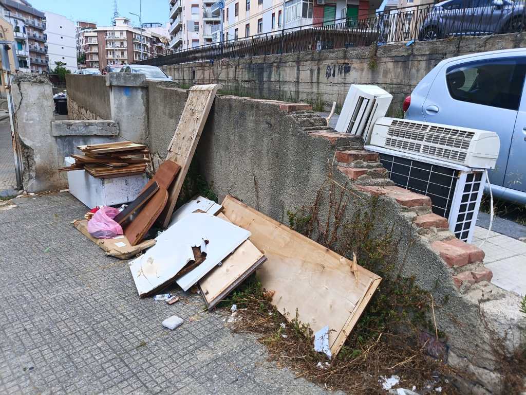 Discarica in via Calapso 5