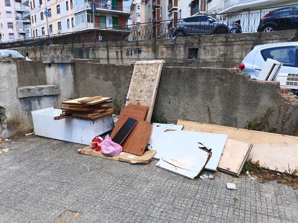 Discarica in via Calapso 6