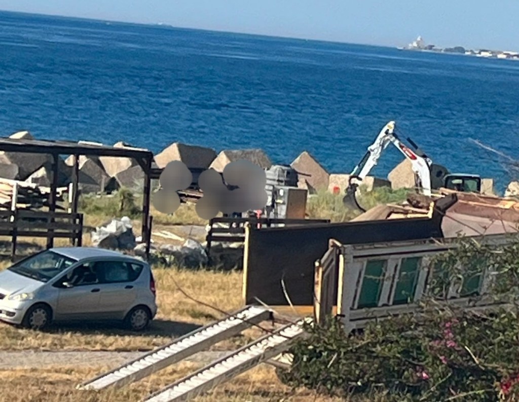 Lavori in spiaggia S. Agata 2