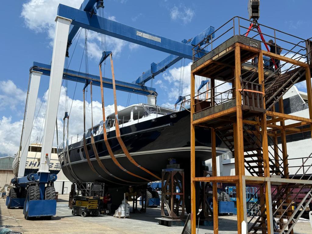 Lavori allo yacht Cattiva I