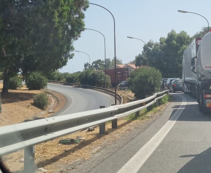 Fila all’uscita di Tremestieri