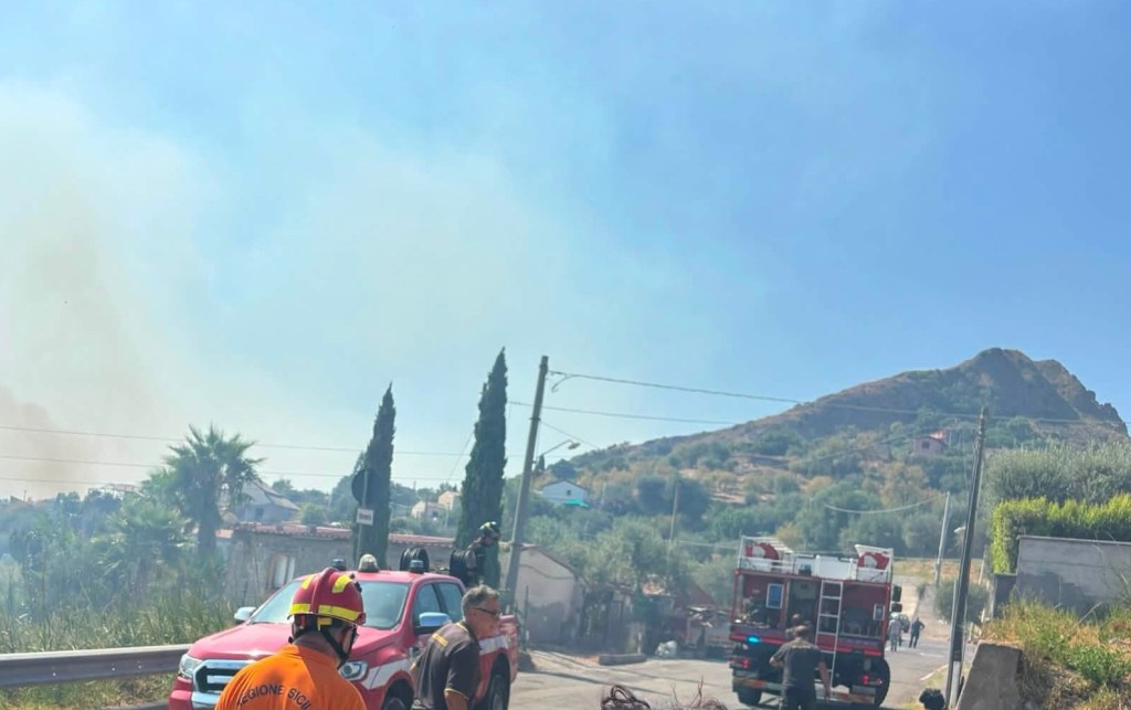 Incendio a Taormina