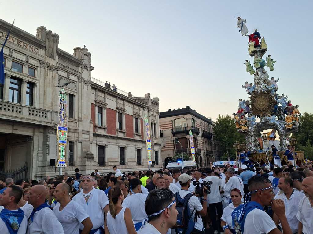 Vara 2026 davanti alla Prefettura