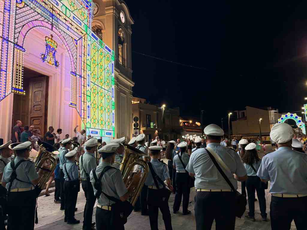 corteo di barche faro 5