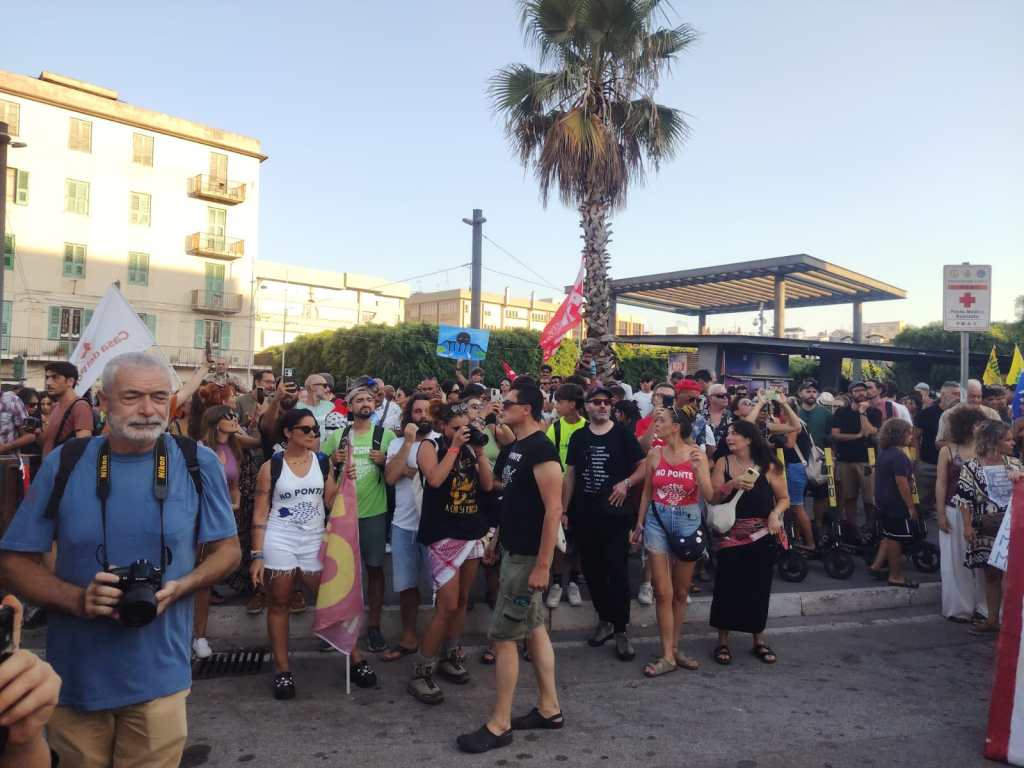 manifestazione no ponte messina 8 agosto 4