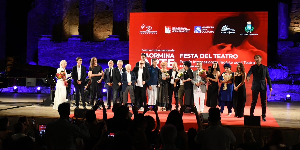 Dodici premiati per dodici storie di teatro: al Teatro Antico la Festa del Teatro di Taormina Arte