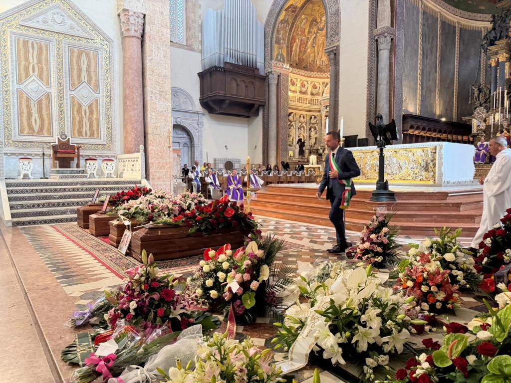 pinizzotto ai funerali leone